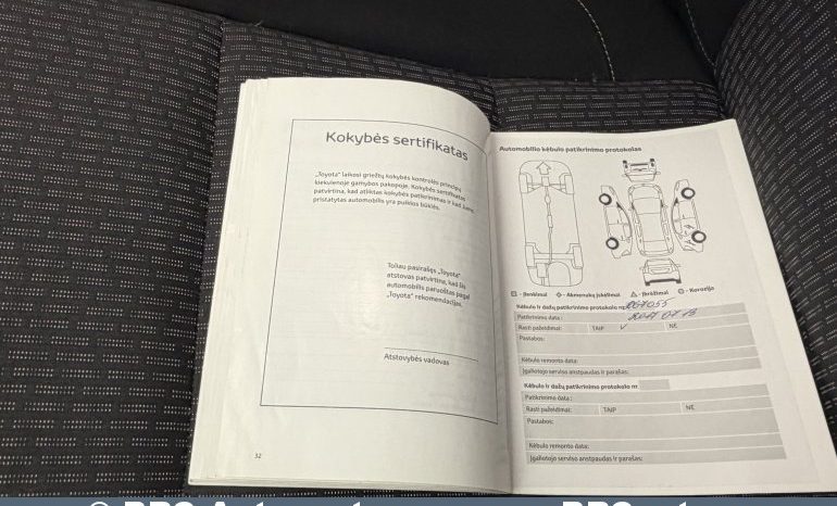 
								Toyota Auris 1.8 Hybrid Automatas 2015 full									