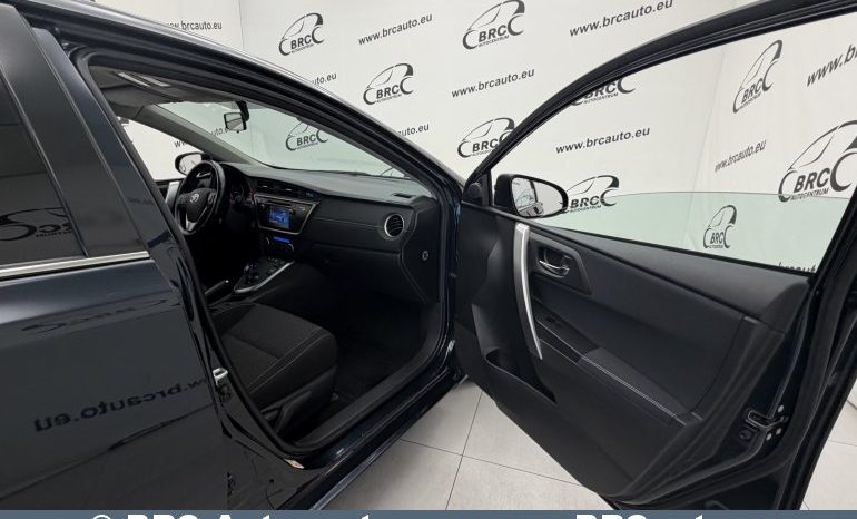 
								Toyota Auris 1.8 Hybrid Automatas 2015 full									