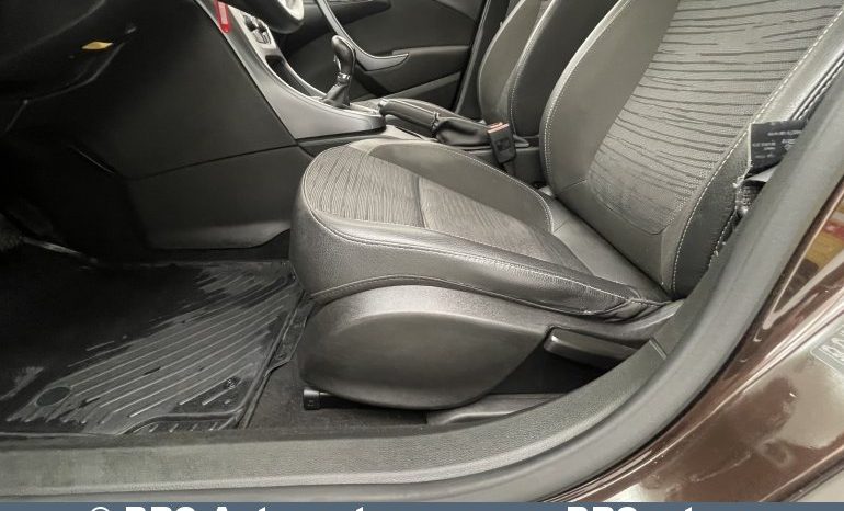 
								Opel Astra 1.6 CDTI Sport Tourer 2015 full									