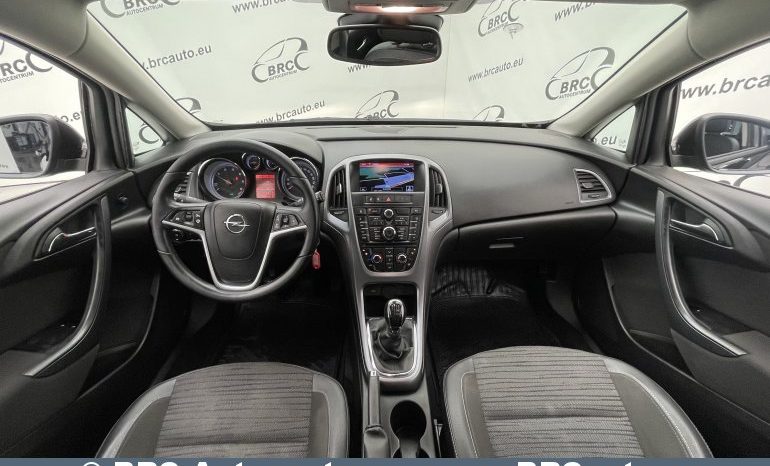 
								Opel Astra 1.6 CDTI Sport Tourer 2015 full									