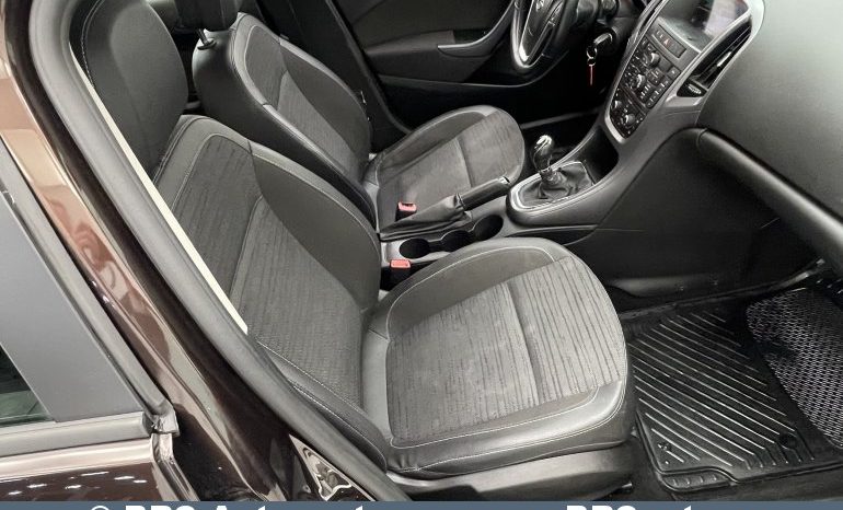 
								Opel Astra 1.6 CDTI Sport Tourer 2015 full									