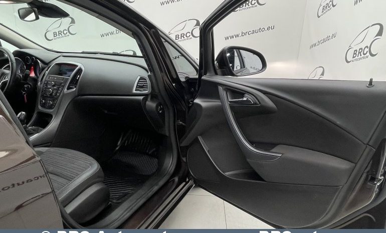 
								Opel Astra 1.6 CDTI Sport Tourer 2015 full									