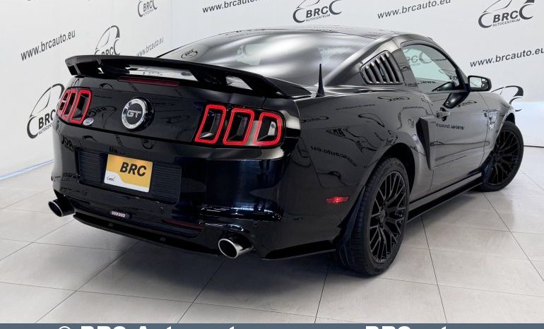 
								Ford Mustang GT CS 5.0 2013 full									