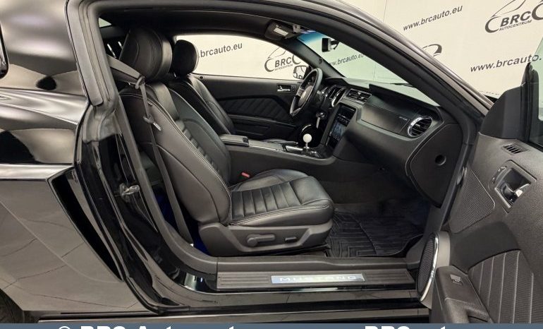 
								Ford Mustang GT CS 5.0 2013 full									