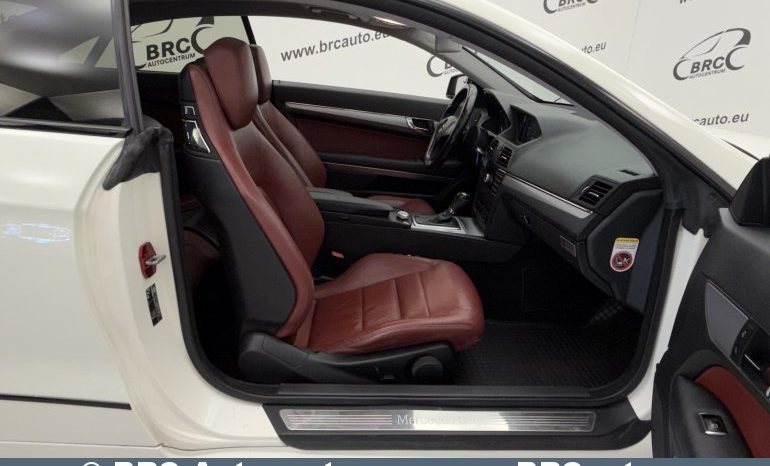 
								Mercedes-Benz E 350 CDI Coupe Automatas 2009 full									