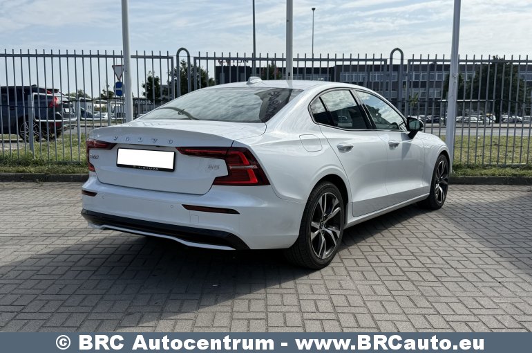 Volvo S60 2.0 B5 Mild-Hybrid Automatas 2025
