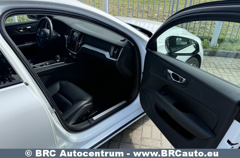Volvo S60 2.0 B5 Mild-Hybrid Automatas 2025