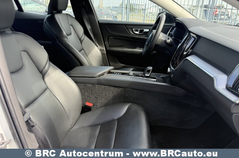 Volvo S60 2.0 B5 Mild-Hybrid Automatas 2025