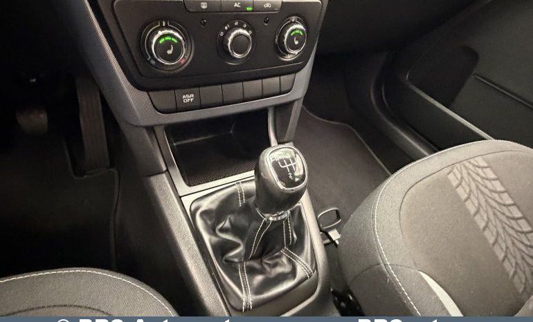 
								Skoda Yeti 2.0TDI Adventure 2013 full									