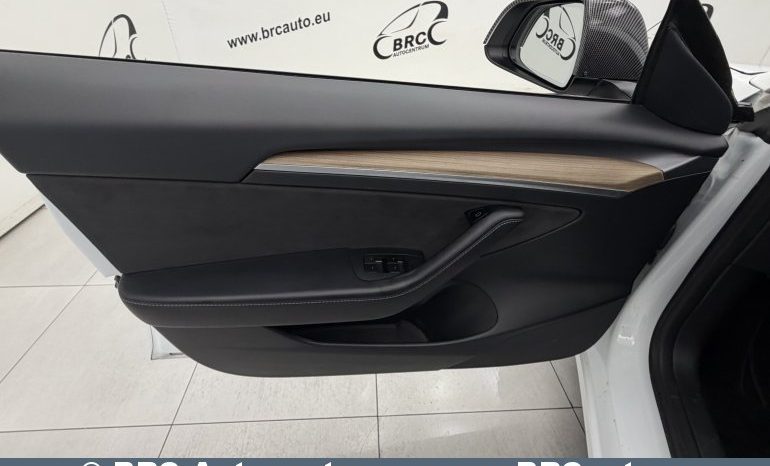 
								Tesla Model 3 Long Range Automatas 2021 full									