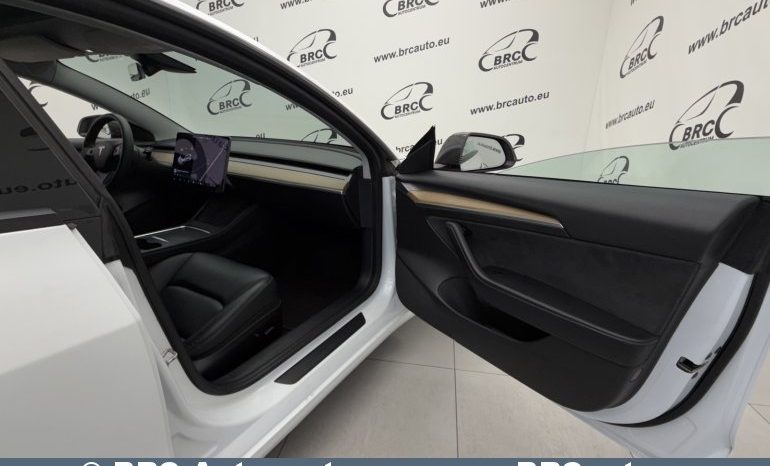 
								Tesla Model 3 Long Range Automatas 2021 full									