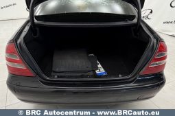 
										Mercedes-Benz E 200 CDI Automatas 2005 full									