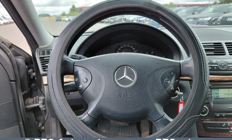 
								Mercedes-Benz E 200 CDI Automatas 2005 full									