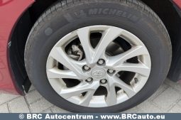 
										Toyota Auris Touring Sports 1.8 Hybrid Selection Automatas LPG 2018 full									