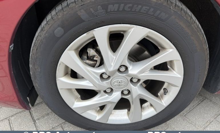 
								Toyota Auris Touring Sports 1.8 Hybrid Selection Automatas LPG 2018 full									