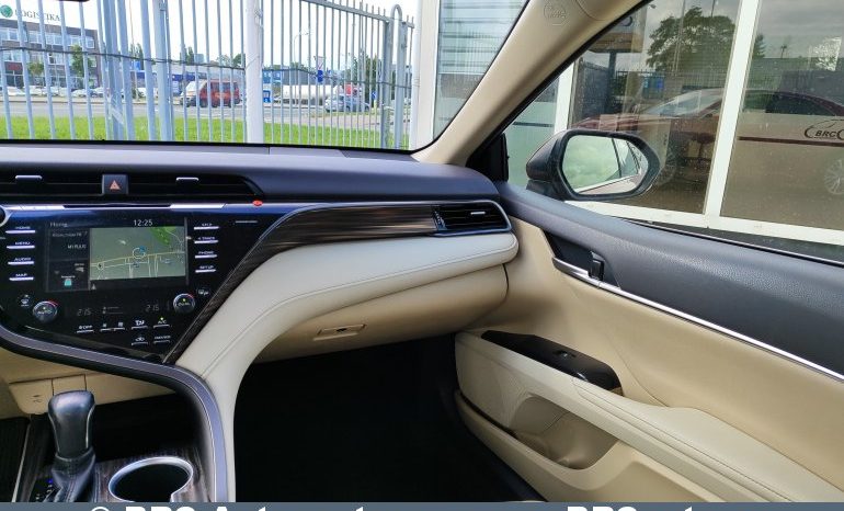 
								Toyota Camry 2.5 Hybrid Automatas 2019 full									