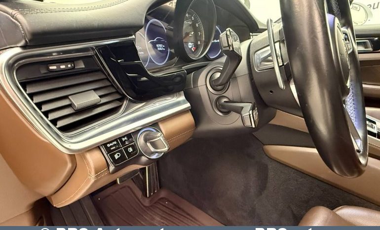 
								Porsche Panamera Turbo Automatas 2018 full									