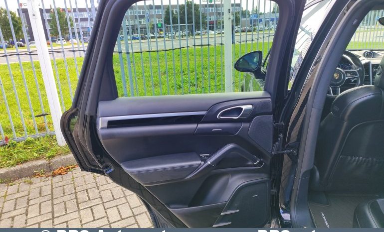 
								Porsche Cayenne 3.0 diesel V6 Automatas 2016 full									