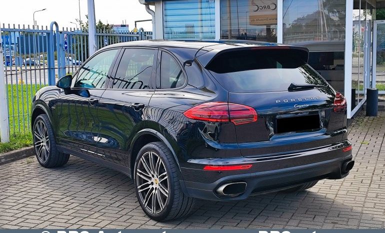 
								Porsche Cayenne 3.0 diesel V6 Automatas 2016 full									