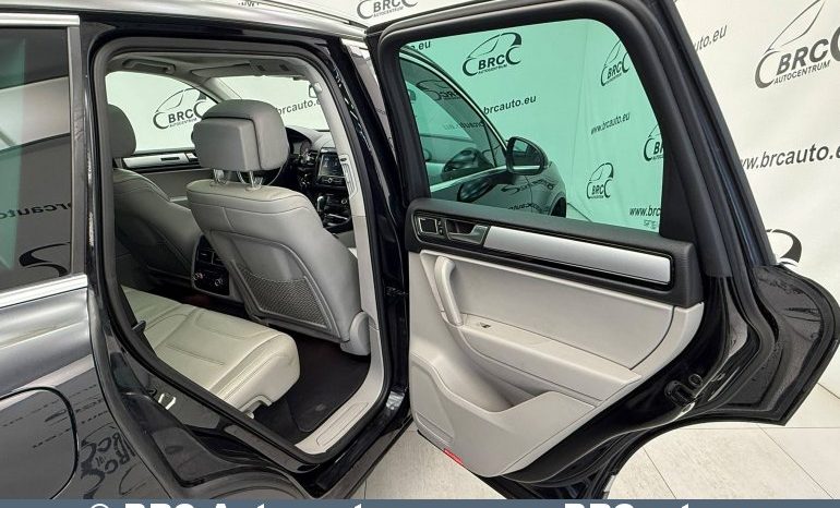 
								Volkswagen Touareg 3.0 TDI Automatas 2011 full									