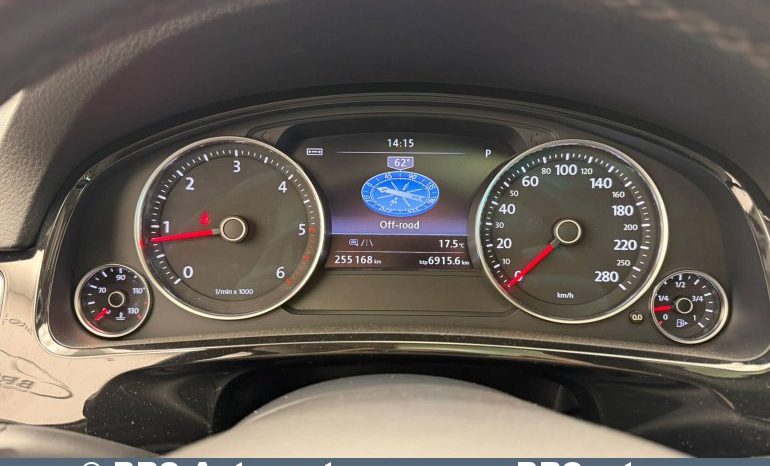 
								Volkswagen Touareg 3.0 TDI Automatas 2011 full									