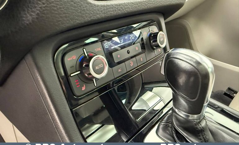 
								Volkswagen Touareg 3.0 TDI Automatas 2011 full									
