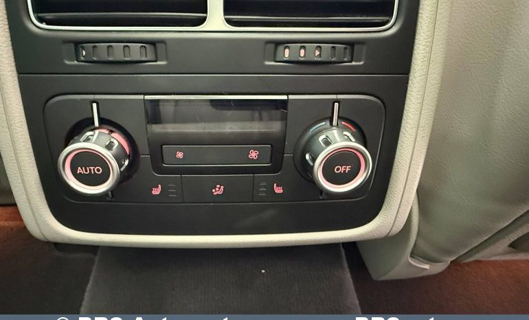 
								Volkswagen Touareg 3.0 TDI Automatas 2011 full									