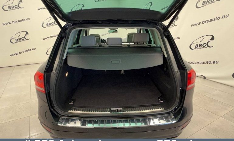 
								Volkswagen Touareg 3.0 TDI Automatas 2011 full									