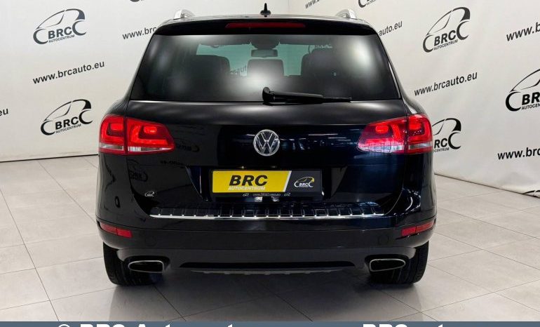 
								Volkswagen Touareg 3.0 TDI Automatas 2011 full									