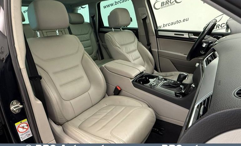 
								Volkswagen Touareg 3.0 TDI Automatas 2011 full									