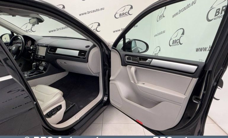 
								Volkswagen Touareg 3.0 TDI Automatas 2011 full									