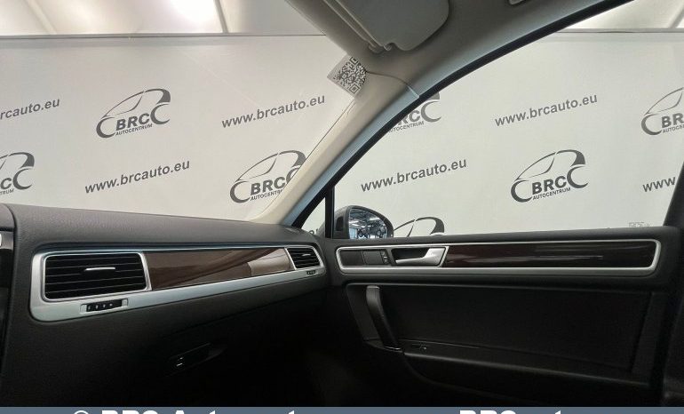 
								Volkswagen Touareg 3.6 V6 FSI Lux AWD 2016 full									