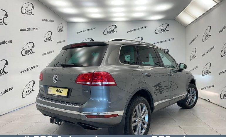 
								Volkswagen Touareg 3.6 V6 FSI Lux AWD 2016 full									