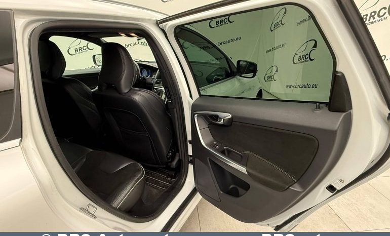 
								Volvo XC 60 2.0 D4 R-Design FWD Automatas 2015 full									