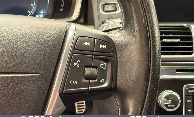 
								Volvo XC 60 2.0 D4 R-Design FWD Automatas 2015 full									