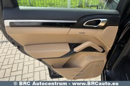 
										Porsche Cayenne 3.0 S E-Hybrid Automatas 2017 full									