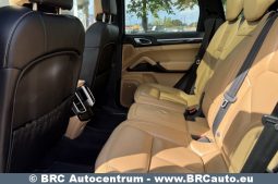 
										Porsche Cayenne 3.0 S E-Hybrid Automatas 2017 full									