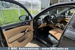
										Porsche Cayenne 3.0 S E-Hybrid Automatas 2017 full									