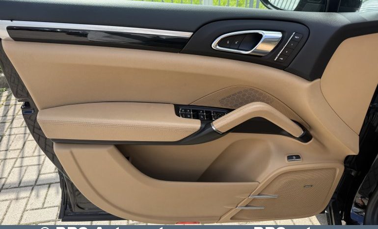 
								Porsche Cayenne 3.0 S E-Hybrid Automatas 2017 full									