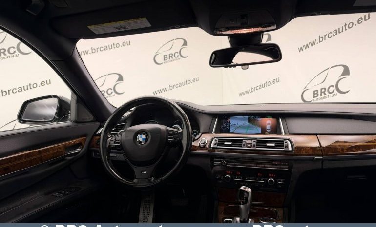 
								BMW 740 i Automatas 2015 full									