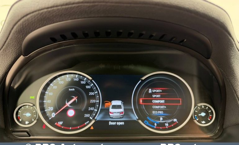 
								BMW 740 i Automatas 2015 full									