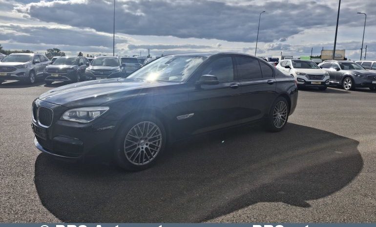 
								BMW 740 i Automatas 2015 full									
