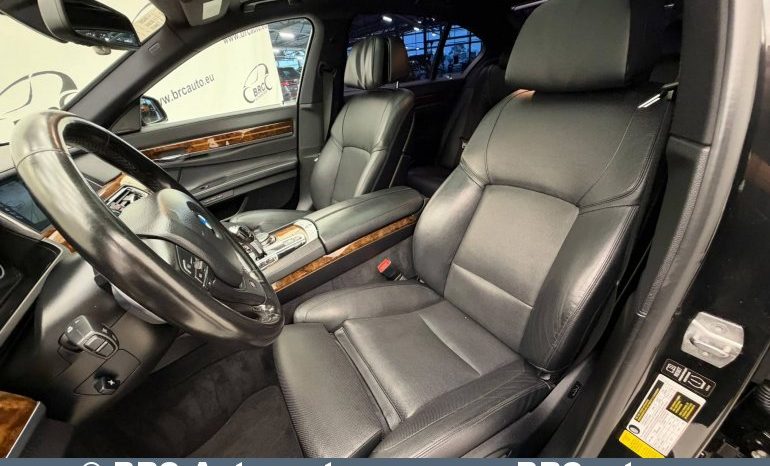 
								BMW 740 i Automatas 2015 full									