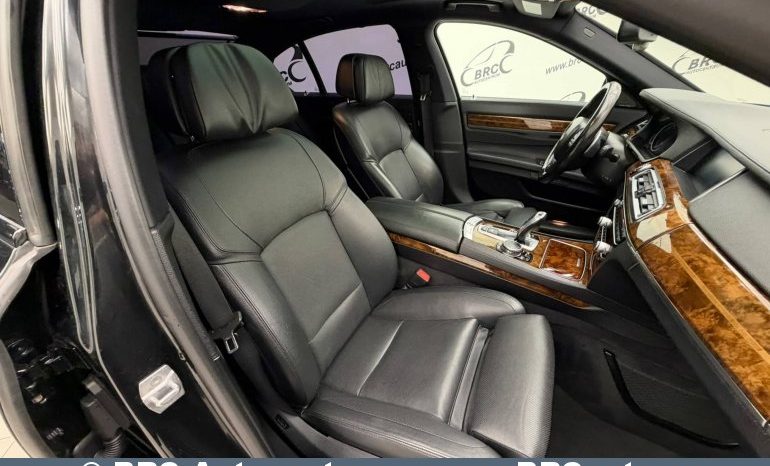 
								BMW 740 i Automatas 2015 full									