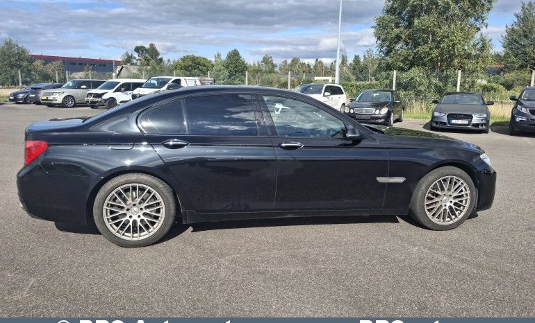 
								BMW 740 i Automatas 2015 full									