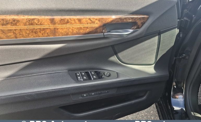 
								BMW 740 i Automatas 2015 full									