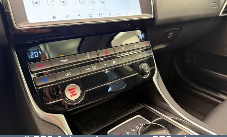 
								Jaguar XE 25T Automatas 2019 full									