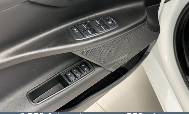 
								Jaguar XE 25T Automatas 2019 full									