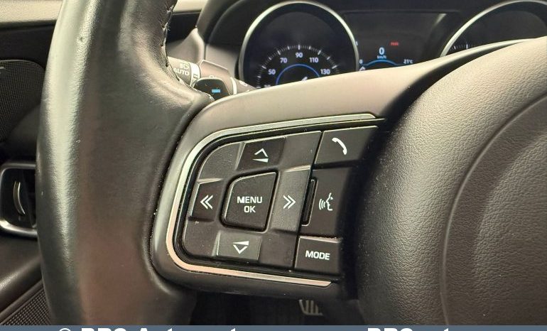 
								Jaguar XE 25T Automatas 2019 full									