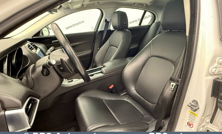 
								Jaguar XE 25T Automatas 2019 full									